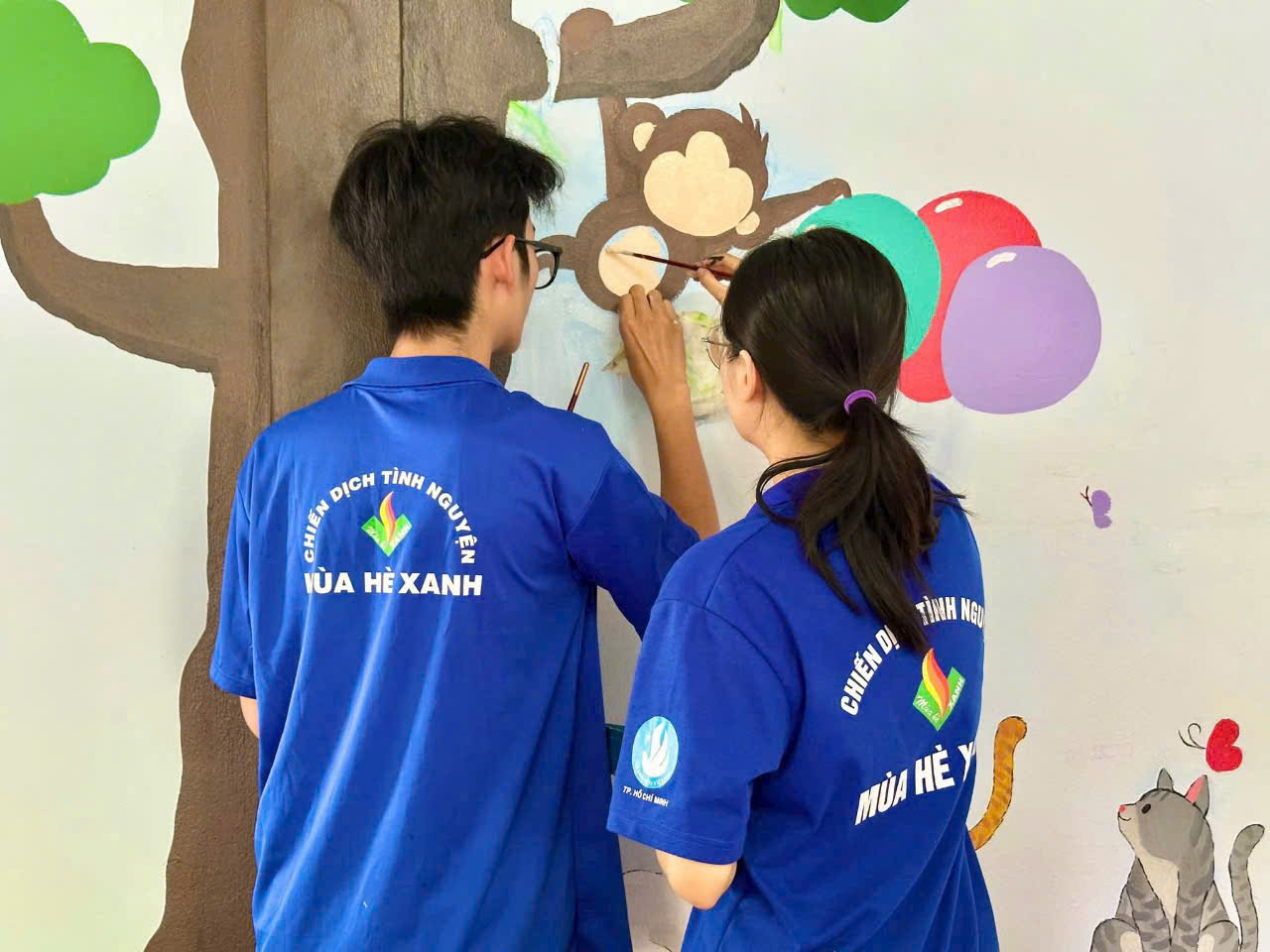 Sơn Bến Thành đồng hành cùng chiến sĩ tình nguyện, tô màu ước mơ tại Lào