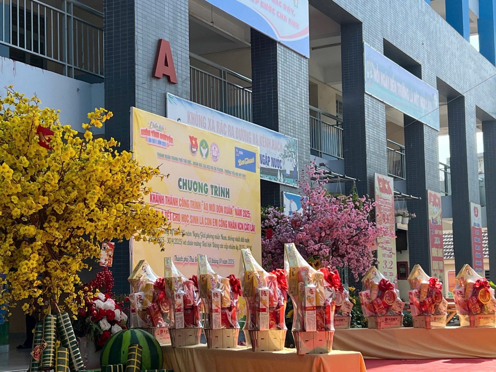 Sơn Dầu Bến Thành Đồng Hành Cùng Trường Tiểu Học Mỹ Thủy (TP Thủ Đức): Khánh Thành Công Trình “Áo Mới Đón Xuân” 2025