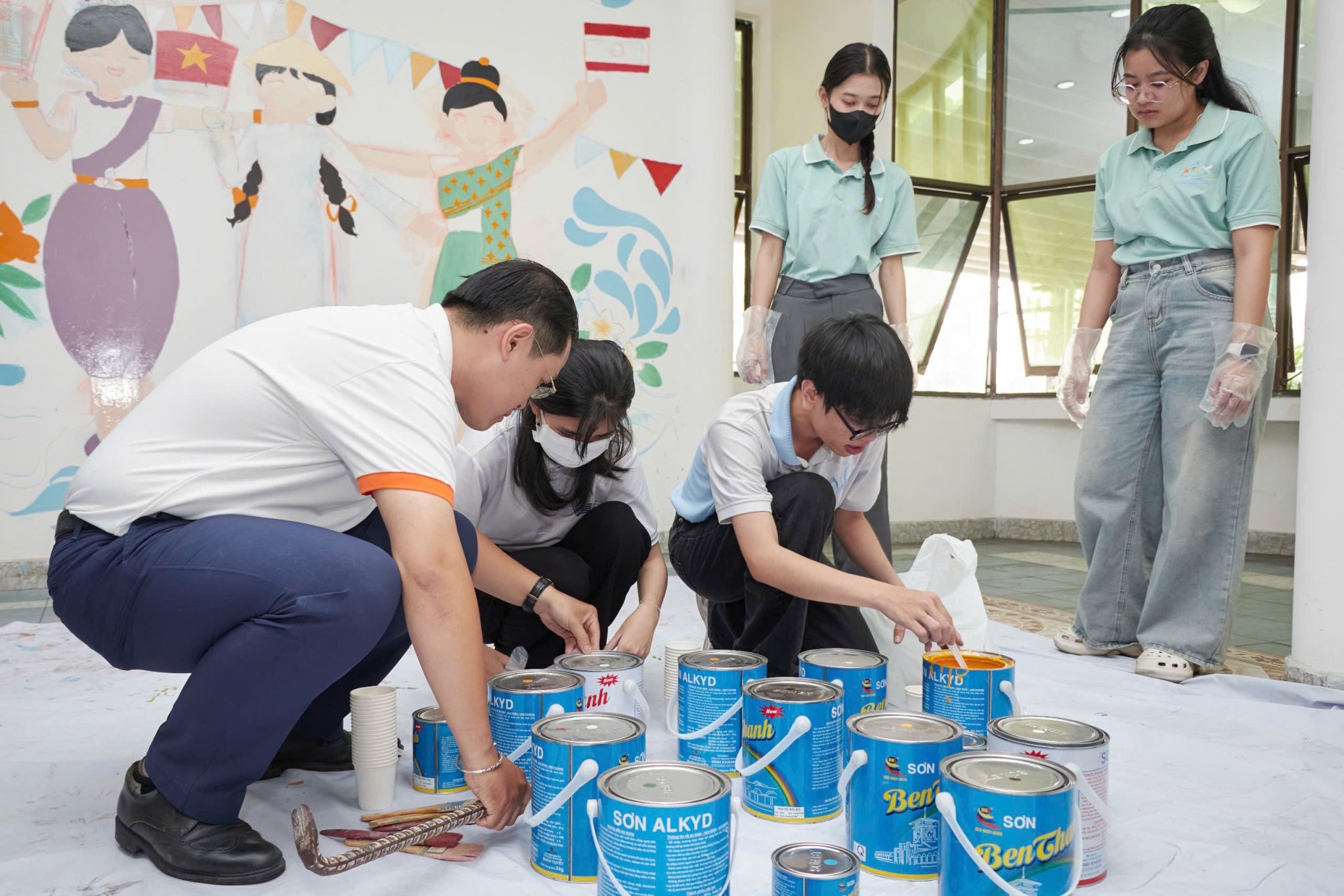 10 Lợi Ích Của Việc Sử Dụng Sơn Dầu Bến Thành: Tăng Cường Độ Bền và Đẹp Cho Không Gian Của Bạn
